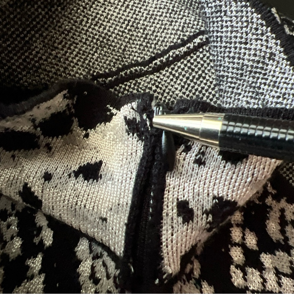 Zara Knit Snakeskin Halter Zip Top Size Large Black White - Picture 10 of 10